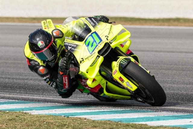 Pertamina Enduro VR46 Raging Team's Italian MotoGP rider Franco Morbidelli takes a corner during the third day of the 2026 MotoGP pre-season test at the Sepang International Circuit in Sepang on February 5, 2026. (Photo by Mohd Rasfan / AFP)