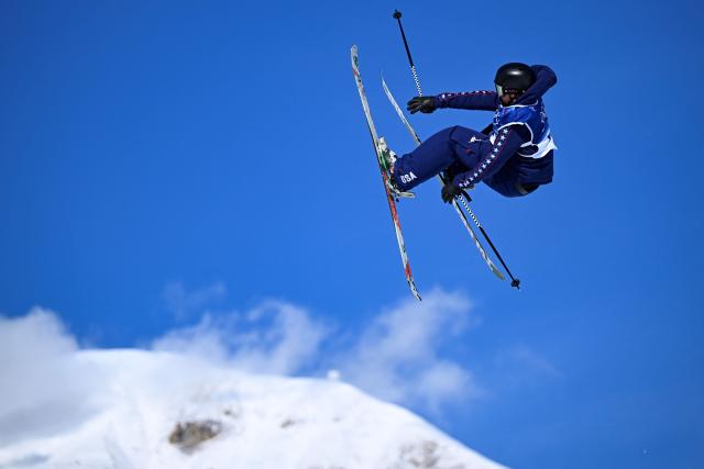 USA's Konnor Ralph practises in the freestyle skiing men's freeski slopestyle training session during the Milano Cortina 2026 Winter Olympic Games at Livigno Snow Park, in Livigno (Valtellina), on February 5, 2026. (Photo by Kirill KUDRYAVTSEV / AFP)