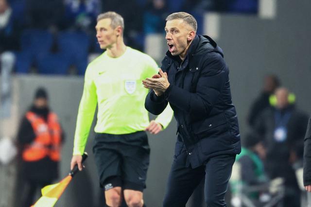 Strasbourg’s British head coach Gary O’Neil reacts during the French Cup round of 16 football match between RC Strasbourg Alsace and AS Monaco at the Stade de la Meinau in Strasbourg, eastern France, on February 5, 2026. (Photo by Frederick FLORIN / AFP)