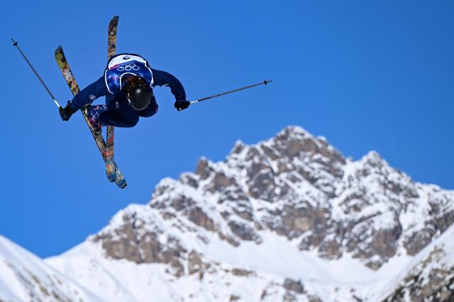 Britain's Kirsty Muir competes in the freestyle skiing women's freeski slopestyle qualification run 2 during the Milano Cortina 2026 Winter Olympic Games at Livigno Snow Park, in Livigno (Valtellina), on February 7, 2026. (Photo by Kirill KUDRYAVTSEV / AFP)