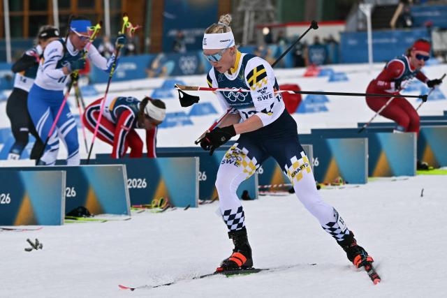 Sweden's Jonna Sundling competes during the women's cross country 10km + 10km skiathlon event of the Milano Cortina 2026 Winter Olympic Games at Tesero Cross-Country Skiing Stadium in Lago di Tesero (Val di Fiemme) on February 7, 2026. (Photo by Javier SORIANO / AFP)