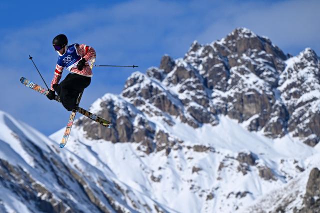 TOPSHOT - Norway's Birk Ruud competes in the freestyle skiing men's freeski slopestyle qualification run 1 during the Milano Cortina 2026 Winter Olympic Games at Livigno Snow Park, in Livigno (Valtellina), on February 7, 2026. (Photo by Kirill KUDRYAVTSEV / AFP)
