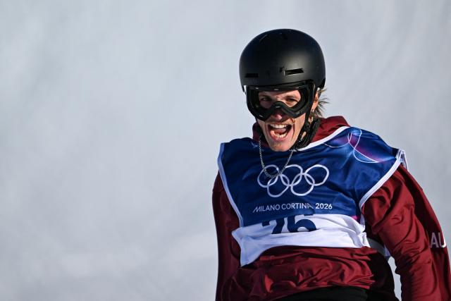 Finland's Elias Lajunen reacts after competing in the freestyle skiing men's freeski slopestyle qualification run 2 during the Milano Cortina 2026 Winter Olympic Games at Livigno Snow Park, in Livigno (Valtellina), on February 7, 2026. (Photo by Kirill KUDRYAVTSEV / AFP)