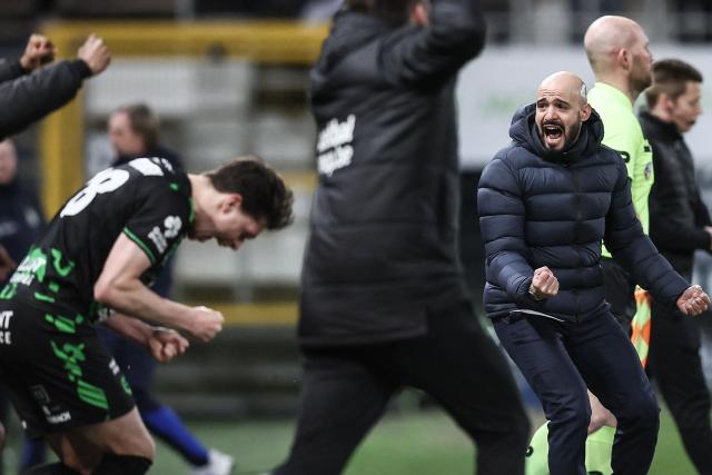Cercle's head coach Onur Cinel celebrates his team's victory at the end of the Belgian "Pro League" First Division football match between Royal Charleroi SC and Cercle Brugge at Stade du Pays de Charleroi in Charleroi on February 7, 2026. (Photo by BRUNO FAHY / BELGA / AFP) / Belgium OUT