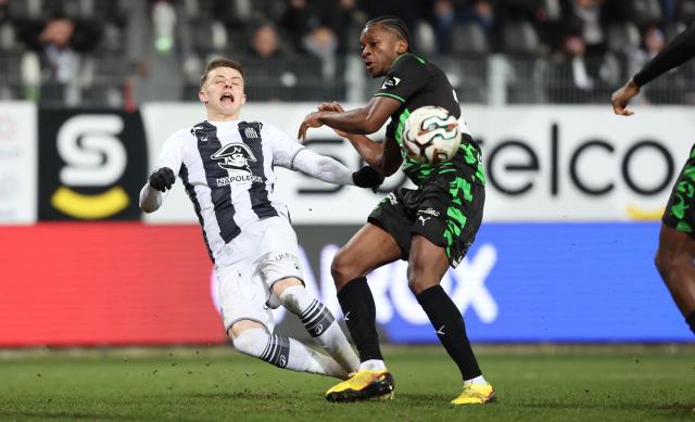 Charleroi's Lewin Blum fights for the ball during the Belgian "Pro League" First Division football match between Royal Charleroi SC and Cercle Brugge at Stade du Pays de Charleroi in Charleroi on February 7, 2026. (Photo by VIRGINIE LEFOUR / BELGA / AFP) / Belgium OUT