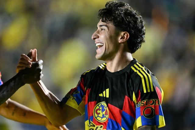 America's US forward #10 Alejandro Zendejas celebrates scoring his team's first goal during the Liga MX Clausura tournament football match between America and Monterrey at Ciudad de los Deportes Stadium in Mexico City on February 7, 2026. (Photo by Yuri CORTEZ / AFP)