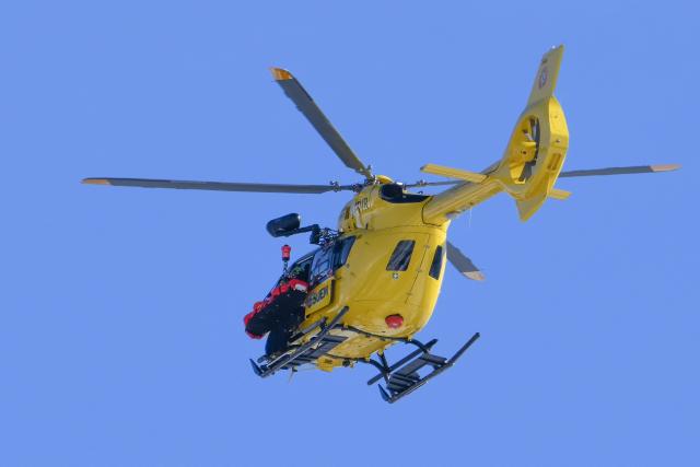 US' Lindsey Vonn is transported by helicopter after crashing in the women's downhill event during the Milano Cortina 2026 Winter Olympic Games at the Tofane Alpine Skiing Centre in Cortina d’Ampezzo on February 8, 2026. (Photo by Marco BERTORELLO / AFP)