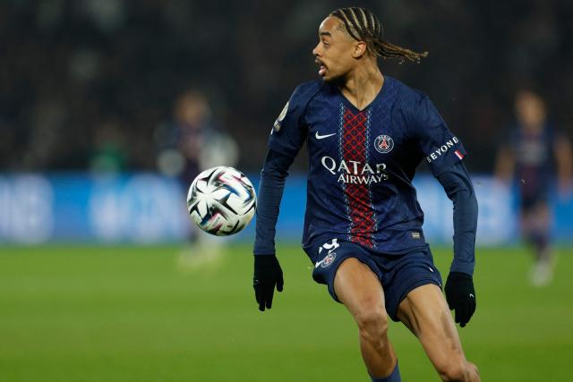 Paris Saint-Germain's French forward #29 Bradley Barcola controls the ball during the French L1 football match between Paris Saint-Germain (PSG) and Olympique de Marseille (OM) at the Parc des Princes stadium in Paris on February 8, 2026. (Photo by GEOFFROY VAN DER HASSELT / AFP)