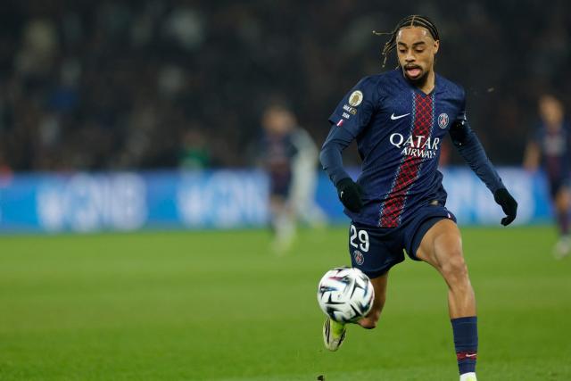 Paris Saint-Germain's French forward #29 Bradley Barcola runs with the ball during the French L1 football match between Paris Saint-Germain (PSG) and Olympique de Marseille (OM) at the Parc des Princes stadium in Paris on February 8, 2026. (Photo by GEOFFROY VAN DER HASSELT / AFP)