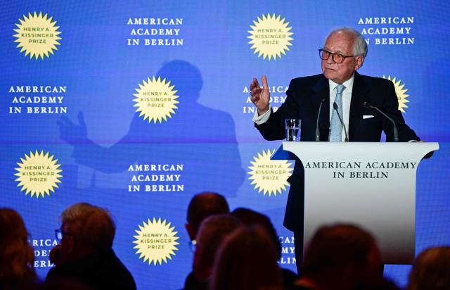 (FILES) Wolfgang Ischinger, German diplomat and chairman of the Munich Security Conference 2026, addresses guests at the Henry A. Kissinger Prize ceremony at the Axica Convention Center in Berlin on March 28, 2025. The Munich Security Conference runs from February 13 to 15, 2026. According to Ischinger, members of parliament from all parties represented in the Bundestag should participate in this year's security conference. After all, the AfD is the largest opposition party, Ischinger told journalists at the end of January. That is a reason “not to exclude them.” (Photo by John MACDOUGALL / AFP)