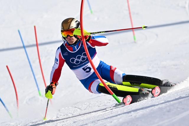 France's Steven Amiez competes in the slalom run of the men's team combined alpine skiing event during the Milano Cortina 2026 Winter Olympic Games at the Stelvio Ski Centre in Bormio (Valtellina) on February 9, 2026. (Photo by Fabrice COFFRINI / AFP)