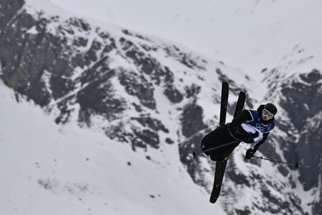 New Zealand's Ben Barclay competes in the freestyle skiing men's freeski slopestyle final run 1 during the Milano Cortina 2026 Winter Olympic Games at Livigno Snow Park, in Livigno (Valtellina), on February 10, 2026. (Photo by Jeff PACHOUD / AFP)