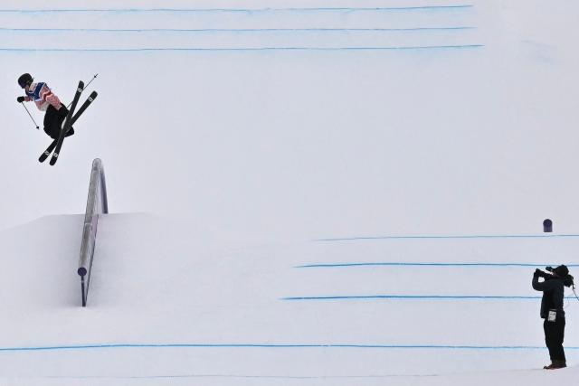 Norway's Birk Ruud competes in the freestyle skiing men's freeski slopestyle final run 2 during the Milano Cortina 2026 Winter Olympic Games at Livigno Snow Park, in Livigno (Valtellina), on February 10, 2026. (Photo by Jeff PACHOUD / AFP)