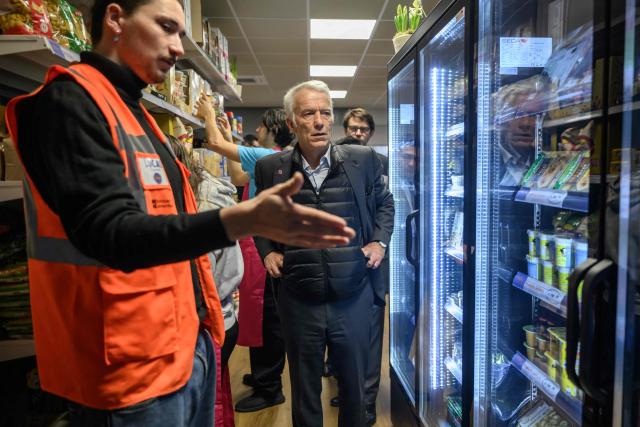 French union Movement of the Enterprises of France (MEDEF) President Patrick Martin (C), visits the Cite des Formations et Apprentisages in Blagnac, southern France on February 11, 2026. (Photo by Ed JONES / AFP)