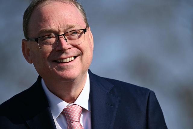 Director of the National Economic Council Kevin Hassett speaks with reporters outside of the West Wing at the White House in Washington, DC on February 11, 2025. (Photo by Brendan SMIALOWSKI / AFP)