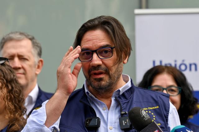 Deputy Chief of the EU Election Observation Mission to Colombia 2026, Jose Antonio de Gabriel, speaks during a press conference in Bogota on February 11, 2026. Colombia's presidential election is scheduled for May 31, 2026. (Photo by Diana SANCHEZ / AFP)
