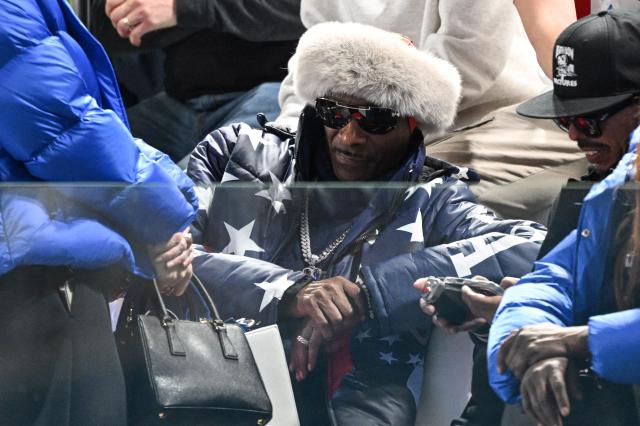 US rapper Snoop Dogg he speed skating men's 1000m during the Milano Cortina 2026 Winter Olympic Games at Milano Speed Skating Stadium in Milan on February 11, 2026. (Photo by Daniel MUNOZ / AFP)