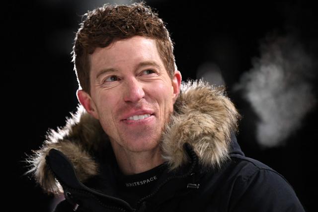 Former US snowboarder and Olympic champion Shaun White attends the snowboard men's halfpipe qualification run 2 during the Milano Cortina 2026 Winter Olympic Games at Livigno Snow Park, in Livigno (Valtellina), on February 11, 2026. (Photo by Kirill KUDRYAVTSEV / AFP)