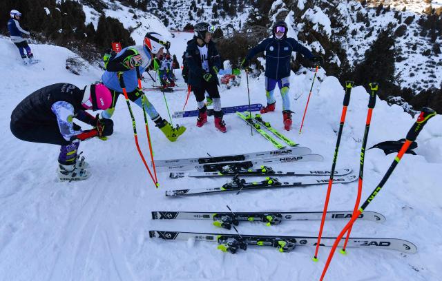 Alpine skiers compete in the Central Asian Cup, the alpine skiing competition bringing together athletes from Kyrgyzstan, Kazakhstan, Uzbekistan and Tajikistan, at the Kashka-Suu ski resort in the Ala-Archa National Park, some 30km from Bishkek, on January 28, 2026. (Photo by Vyacheslav OSELEDKO / AFP)