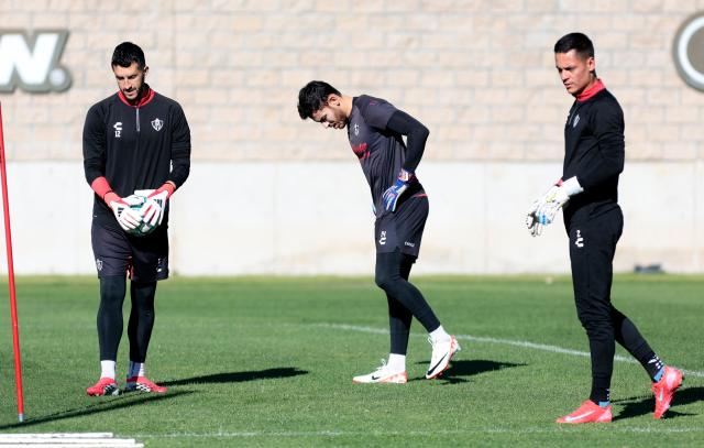 Atlas' Colombian goalkeeper Camilo Vargas (L), goalkeeper Cesar Ramos (C), and goalkeeper Antonio Sanchez (R) take part in a training session in Zapopan, Jalisco state, Mexico on February 11, 2026. Lower blood oxygenation, greater physical exertion and increased ball speed are the challenges that Mexico City's altitude of 2,240 metres presents to the footballers who will play at the Azteca Stadium during the 2026 FIFA World Cup. (Photo by ULISES RUIZ / AFP)