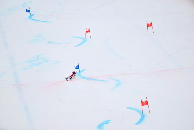 Switzerland's Thomas Tumler competes in the second run of the men's giant slalom alpine skiing event during the Milano Cortina 2026 Winter Olympic Games at the Stelvio Ski Centre in Bormio (Valtellina) on February 14, 2026. (Photo by Fabrice COFFRINI / AFP)