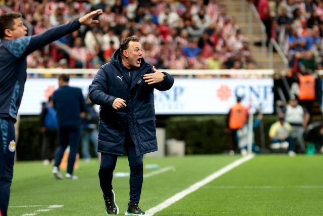 Guadalajara's Argentine head coach Gabriel Milito gestures during the Liga MX Clausura tournament football match between Guadalajara and America at the Akron Stadium in Zapopan, Jalico state, Mexico on February 14, 2026. (Photo by Ulises Ruiz / AFP)