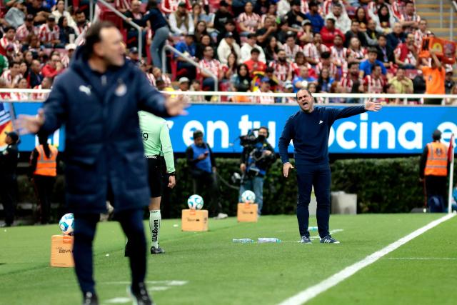 America's Brazilian head coach Andre Jardine gestures during the Liga MX Clausura tournament football match between Guadalajara and America at the Akron Stadium in Zapopan, Jalico state, Mexico on February 14, 2026. (Photo by Ulises Ruiz / AFP)
