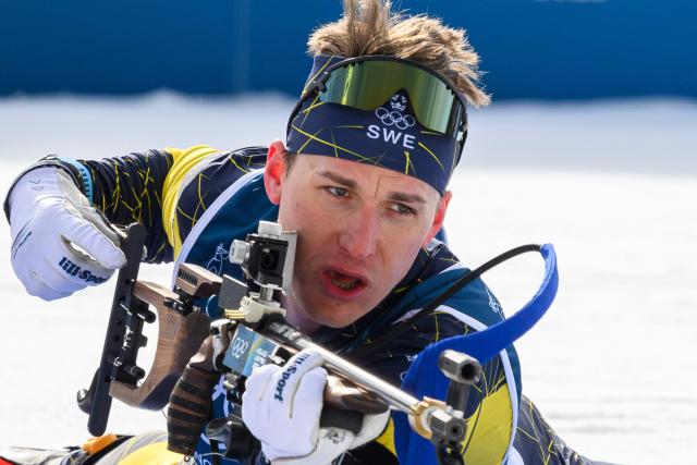 Sweden's Martin Ponsiluoma shoots during the men's biathlon 12,5km pursuit event during the Milano Cortina 2026 Winter Olympic Games at the Anterselva Biathlon Arena (Sudtirol Arena) in Anterselva (Val Pusteria) on February 15, 2026. (Photo by FRANCOIS-XAVIER MARIT / AFP)