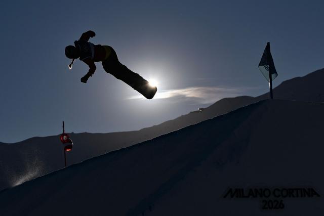 Spain's Nora Cornell Pato competes in the snowboard women's slopestyle qualification run 2 during the Milano Cortina 2026 Winter Olympic Games at Livigno Snow Park, in Livigno (Valtellina), on February 15, 2026. (Photo by Jeff PACHOUD / AFP)