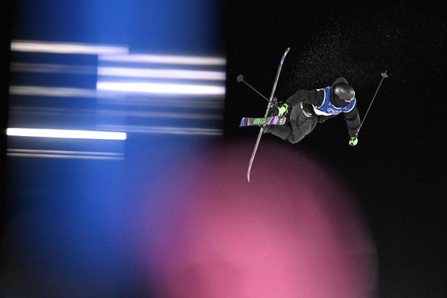 TOPSHOT - Finland's Kuura Koivisto competes in the freestyle skiing men's freeski big air qualification run 1 during the Milano Cortina 2026 Winter Olympic Games at Livigno Snow Park - Big Air, in Livigno (Valtellina), on February 15, 2026. (Photo by Kirill KUDRYAVTSEV / AFP)