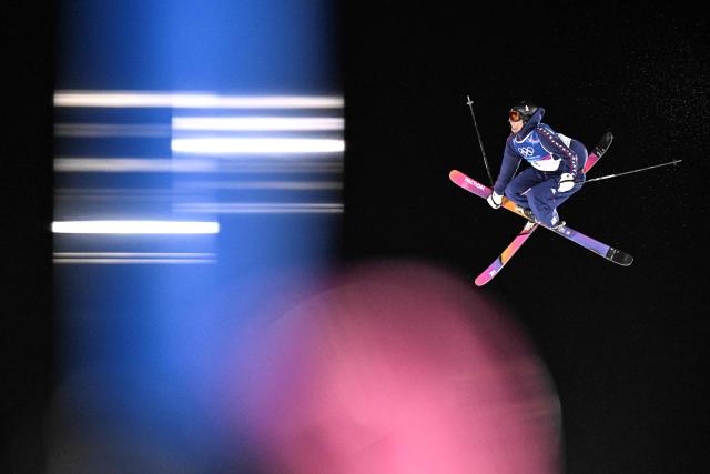 USA's Alex Hall competes in the freestyle skiing men's freeski big air qualification run 2 during the Milano Cortina 2026 Winter Olympic Games at Livigno Snow Park - Big Air, in Livigno (Valtellina), on February 15, 2026. (Photo by Kirill KUDRYAVTSEV / AFP)