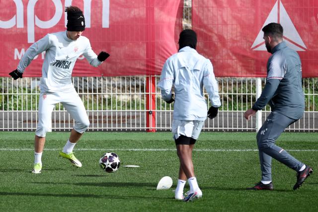 Monaco's French forward #11 Maghnes Akliouche (L) takes part in a training session on the eve of AS Monaco's Champions League KO play-offs first leg football match against Paris Saint-Germain in Monaco on February 16, 2026. (Photo by Valery HACHE / AFP)