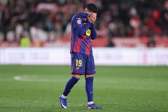 Barcelona's Swedish forward #19 Roony Bardghji reacts after losing during the Spanish league football match between Girona FC and FC Barcelona at Montilivi Stadium in Girona on February 16, 2026. (Photo by Josep LAGO / AFP)