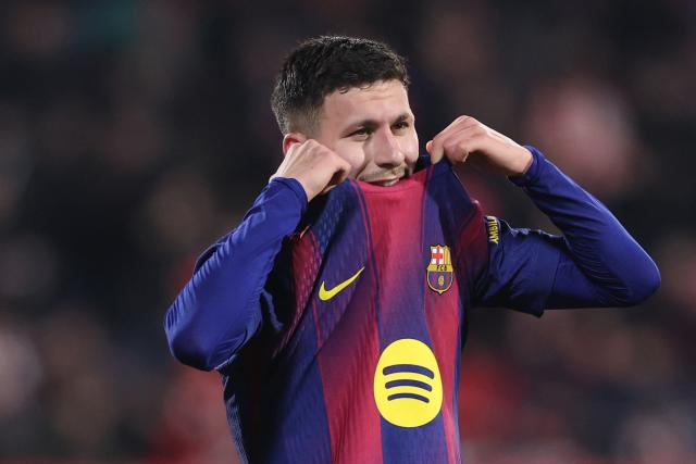 Barcelona's Swedish forward #19 Roony Bardghji reacts after losing during the Spanish league football match between Girona FC and FC Barcelona at Montilivi Stadium in Girona on February 16, 2026. (Photo by Josep LAGO / AFP)