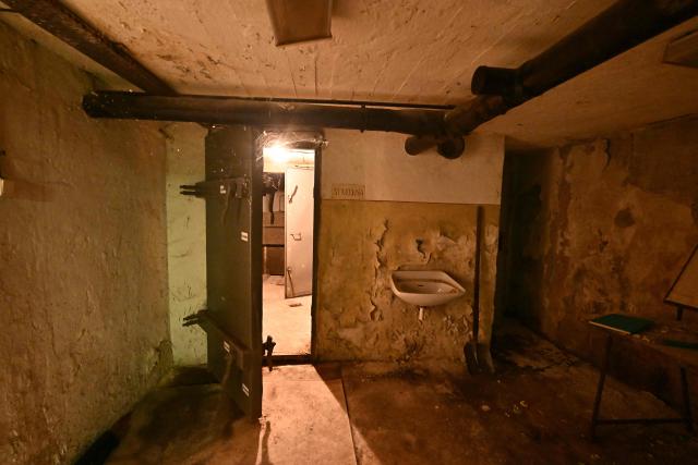 This picture shows interior of the second civil defense shelter during a visit with AFP journalists in Nitra, Slovakia, on January 13, 2026. The war in neighbouring Ukraine feels distant to many in the Slovak city of Nitra but the local council is preparing for the worst and revamping its Cold War-era nuclear fallout shelters. (Photo by Joe Klamar / AFP)