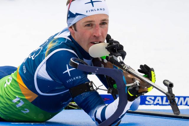 Finland's Tero Seppala prepares to shoot as he competes in the men's biathlon 4 x 7,5km relay event during the Milano Cortina 2026 Winter Olympic Games at the Anterselva Biathlon Arena (Sudtirol Arena) in Anterselva (Val Pusteria) on February 17, 2026. (Photo by FRANCOIS-XAVIER MARIT / AFP)