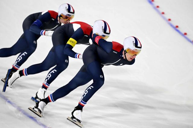 (From R) France's Timothy Loubineaud, France's Valentin Thiebault and France's Giovanni Trebouta compete in the speed skating men's team pursuit final C during the Milano Cortina 2026 Winter Olympic Games at Milano Speed Skating Stadium in Milan on February 17, 2026. (Photo by Daniel MUNOZ / AFP)