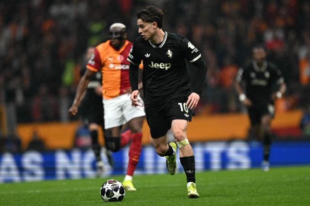 Juventus' Turkish forward #10 Kenan Yildiz controls the ball during the UEFA Champions League, knockout round play-off 1st leg, football match between Galatasaray SK and Juventus FC at the Rams Park in Istanbul on February 17, 2026. (Photo by Ozan KOSE / AFP)