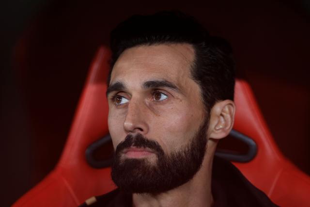 Real Madrid's Spanish coach Alvaro Arbeloa looks on prior the UEFA Champions League knockout round play-off first leg football match between SL Benfica and Real Madrid CF at Estadio da Luz in Lisbon on February 17, 2026. (Photo by PATRICIA DE MELO MOREIRA / AFP)