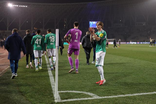 Newcastle United's English midfielder #10 Anthony Gordon celebrates after the UEFA Champions League knockout phase play-off first leg football match between Qarabag and Newcastle at the Tofiq Bahramov Republican Stadium in Baku on February 18, 2026. (Photo by Giorgi ARJEVANIDZE / AFP)