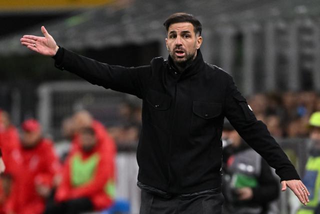 Como's Spanish head coach Cesc Fabregas gestures during the Italian Serie A football match between AC Milan and Como at the San Siro Stadium in Milan, northern Italy, on February 18, 2026. (Photo by Piero CRUCIATTI / AFP)