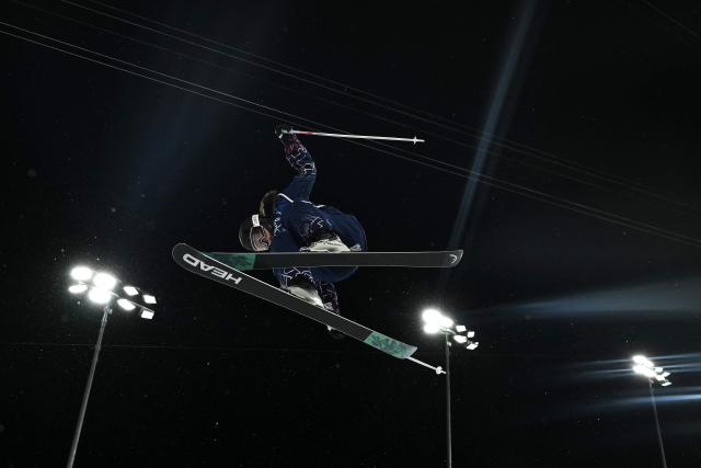 Britain's Zoe Atkin competes in the freestyle skiing women's freeski halfpipe qualification run 2 during the Milano Cortina 2026 Winter Olympic Games at Livigno Snow Park, in Livigno (Valtellina), on February 19, 2026. (Photo by Jeff PACHOUD / AFP)