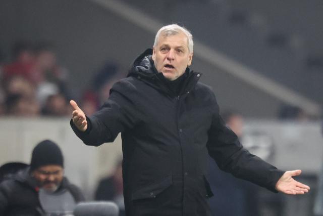Lille's French head coach Bruno Genesio gestures during the UEFA Europa League - knockout round play-off first leg - football match between LOSC Lille and FK Crvena Zvezda Beograd (Red Star Belgrade) at the Pierre Mauroy Stadium in Villeneuve d'Ascq, northern France, on February 19, 2026. (Photo by Francois LO PRESTI / AFP)