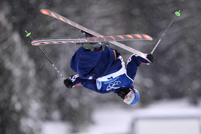 USA's Birk Irving warms up ahead of the freestyle skiing men's freeski halfpipe qualification run 1 during the Milano Cortina 2026 Winter Olympic Games at Livigno Snow Park, in Livigno (Valtellina), on February 20, 2026. (Photo by Kirill KUDRYAVTSEV / AFP)