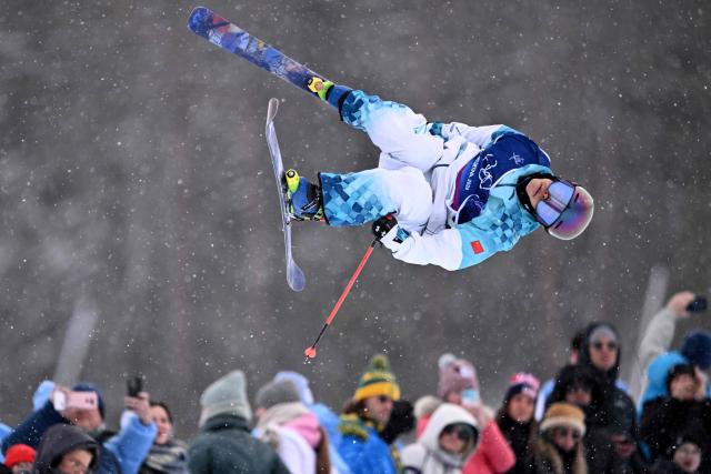 China's Su Shuaibing competes in the freestyle skiing men's freeski halfpipe qualification run 1 during the Milano Cortina 2026 Winter Olympic Games at Livigno Snow Park, in Livigno (Valtellina), on February 20, 2026. (Photo by Kirill KUDRYAVTSEV / AFP)
