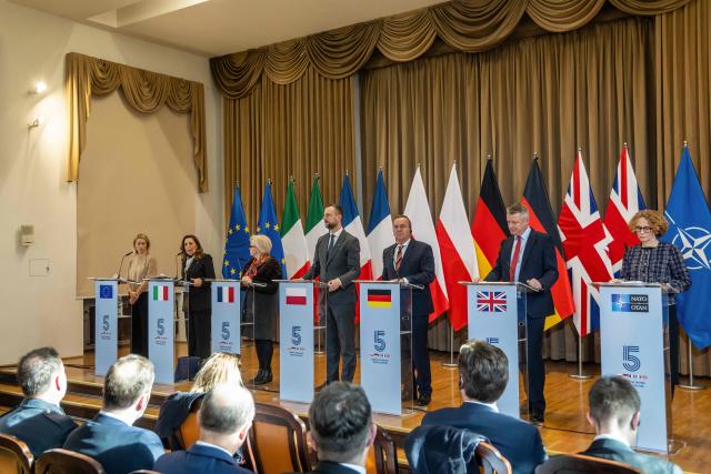 (L-R)  Italy's Undersecretary for Defence Isabela Rauti, France's Defence Minister Catherine Vautrin, Poland's Deputy Prime Minister and Minister of Defence Wladyslaw Kosiniak-Kamysz, German Defence Minister Boris Pistorius, Britain's Minister for Defence Procurement and Industry Luke Pollard and NATO Deputy Secretary General Radmila Sekerinska take part in join press conference after the European Group of Five (GoF) defence ministers meeting in The Collegium Maius - the Jagiellonian University's oldest building in Krakow, Poland, on February 20, 2026. (Photo by Wojtek RADWANSKI / AFP)