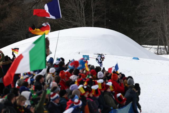 France's Emilien Jacquelin competes during the men's biathlon 15km mass start event during the Milano Cortina 2026 Winter Olympic Games at the Anterselva Biathlon Arena (Sudtirol Arena) in Anterselva (Val Pusteria) on February 20, 2026. (Photo by FRANCK FIFE / AFP)