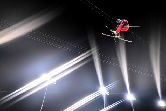 Canada's Brendan Mackay competes in the freestyle skiing men's freeski halfpipe final run 2 during the Milano Cortina 2026 Winter Olympic Games at Livigno Snow Park, in Livigno (Valtellina), on February 20, 2026. (Photo by Kirill KUDRYAVTSEV / AFP)