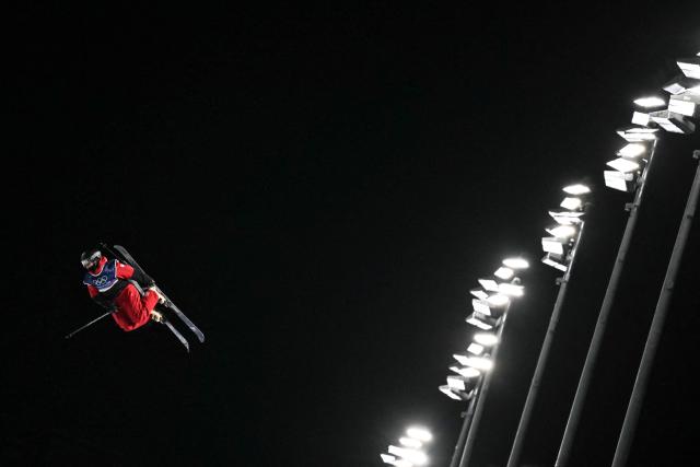 Canada's Brendan Mackay competes in the freestyle skiing men's freeski halfpipe final run 3 during the Milano Cortina 2026 Winter Olympic Games at Livigno Snow Park, in Livigno (Valtellina), on February 20, 2026. (Photo by Jeff PACHOUD / AFP)
