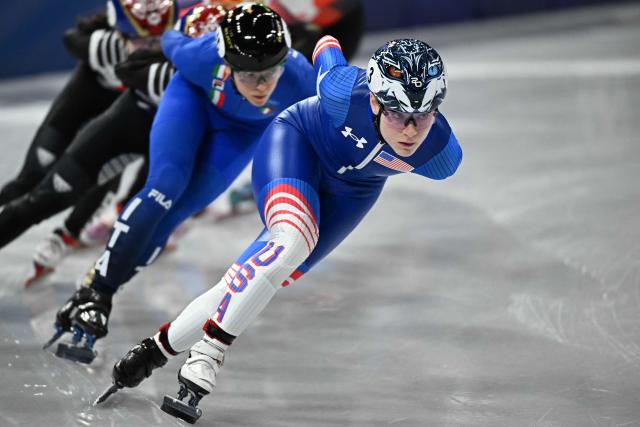 USA's Corinne Stoddard and Italy's Arianna Fontana compete in the short track speed skating women's 1500m final during the Milano Cortina 2026 Winter Olympic Games at Milano Ice Skating Arena in Milan on February 20, 2026. (Photo by Gabriel BOUYS / AFP)